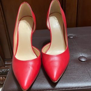 Red pumps!!